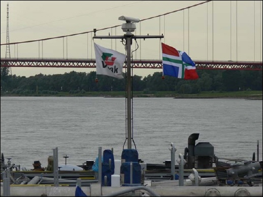 De Groningse vlag op bunkerschip de Vopak Einstein 